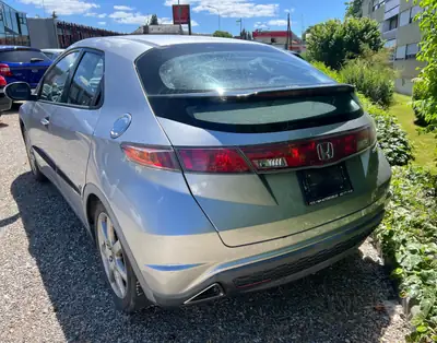 Honda Civic 1.8i Comfort — Berline fiable, 140 ch et 2 jeux de roues — interior