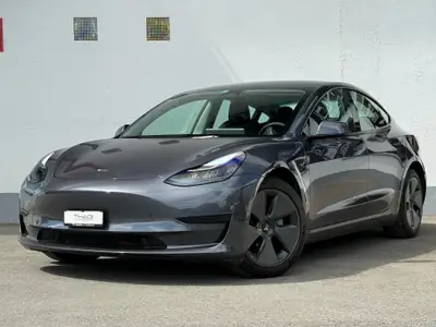 Tesla Model 3 Standard Range RWD — Berline électrique performante, 49 500 km seulement — rear view