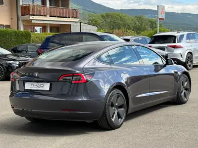 Tesla Model 3 Standard Range RWD — Berline électrique performante, 49 500 km seulement — Thumbnail 9
