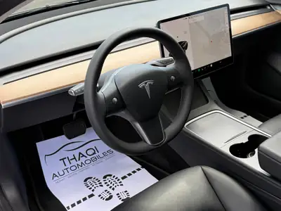 Tesla Model 3 Standard Range RWD — Berline électrique performante, 49 500 km seulement — Thumbnail 12