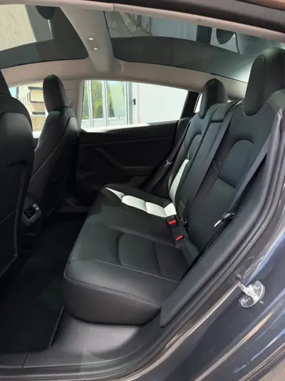 Tesla Model 3 Standard Range RWD — Berline électrique performante, 49 500 km seulement — Thumbnail 15