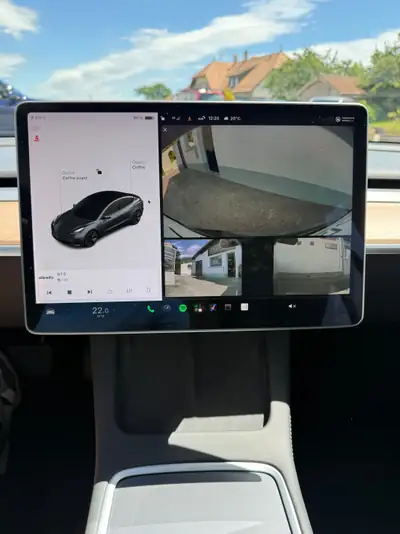 Tesla Model 3 Standard Range RWD — Berline électrique performante, 49 500 km seulement — Thumbnail 22