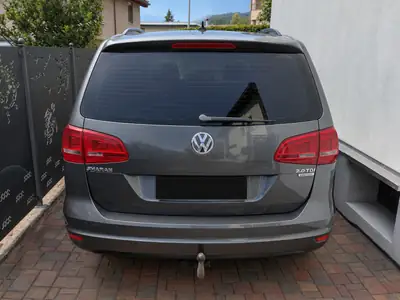 VW Sharan 2.0 TDI — Monospace fiable, 140 ch, essence économique et sécurisé — rear view