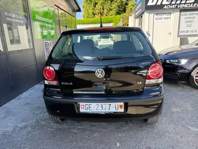 VW Polo 1.4 16V Comfortline — Citadine fiable, entretien à jour et courroie changée — dashboard