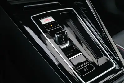 Volkswagen Golf 2.0 TSI GTI DSG — Sportive affûtée, cuir premium et 10 200 km seulement — Thumbnail 20