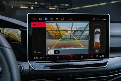 Volkswagen Golf 2.0 TSI GTI DSG — Sportive affûtée, cuir premium et 10 200 km seulement — Thumbnail 19