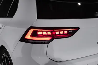 Volkswagen Golf 2.0 TSI GTI DSG — Sportive affûtée, cuir premium et 10 200 km seulement — Thumbnail 27