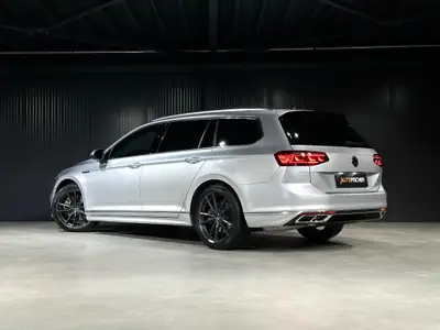 VW Passat Variant 2.0 TSI Elegance 4Motion — Break premium, 272 ch et traction intégrale — side view
