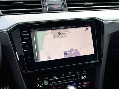 VW Passat Variant 2.0 TSI Elegance 4Motion — Break premium, 272 ch et traction intégrale — Thumbnail 17