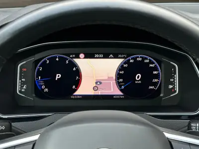 VW Passat Variant 2.0 TSI Elegance 4Motion — Break premium, 272 ch et traction intégrale — Thumbnail 16