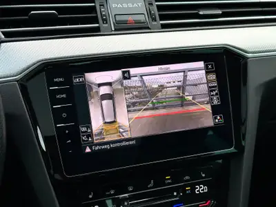 VW Passat Variant 2.0 TSI Elegance 4Motion — Break premium, 272 ch et traction intégrale — Thumbnail 18