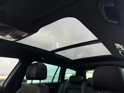 VW Passat Variant 2.0 TSI Elegance 4Motion — Break premium, 272 ch et traction intégrale — Thumbnail 25