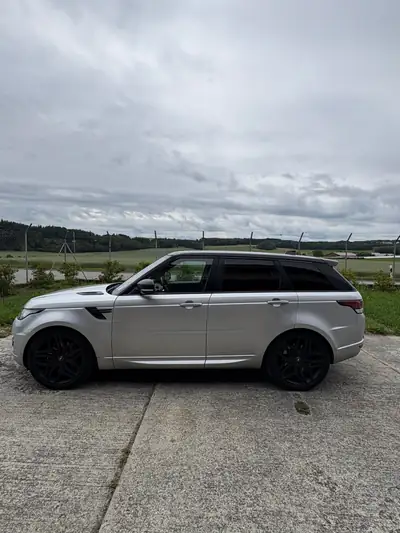 Range Rover Sport 3.0 SDV6 HSE Dynamic — SUV premium diesel, entretien impeccable — arrière