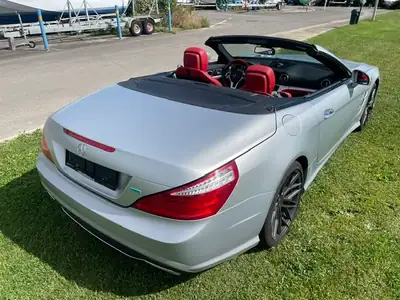 Mercedes-Benz SL 500 V8 — Roadster légendaire, 435 ch et seulement 42 800 km — Miniatura 12