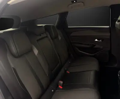 Peugeot 308 SW 1.5 BlueHDI 130 ch — Break pratique, moteur économe et révisé — Thumbnail 15