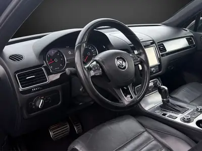 VW Touareg 3.0 TDI R-Line — SUV premium diesel, équipement complet, entretien récent — Miniatur 8