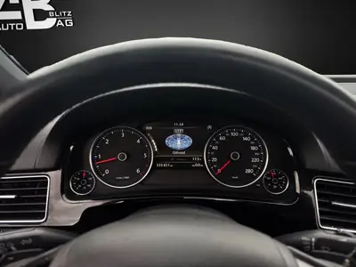 VW Touareg 3.0 TDI R-Line — SUV premium diesel, équipement complet, entretien récent — Miniatur 12