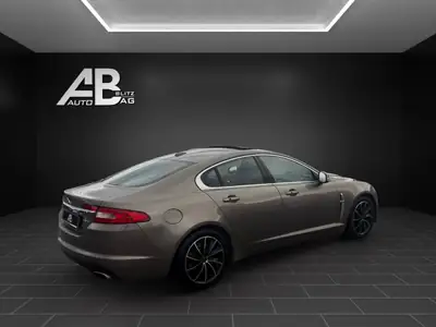 Jaguar XF 4.2 V8 Superchargé — Berline britannique de prestige, 416 ch — Armaturenbrett