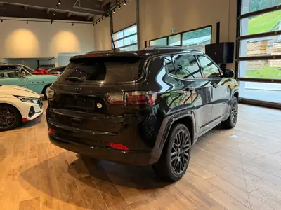 Jeep Compass 1.3 T PHEV Night Eagle — SUV hybride rechargeable AWD, 89'000 km — interni