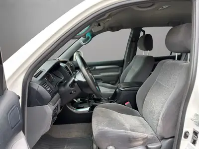 Toyota Land Cruiser 3.0 TD Linea Sol Executive — Le SUV légendaire, diesel performant et fiable — Miniatura 9