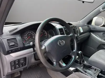 Toyota Land Cruiser 3.0 TD Linea Sol Executive — Le SUV légendaire, diesel performant et fiable — Miniatura 10