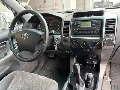 Toyota Land Cruiser 3.0 TD Linea Sol Executive — Le SUV légendaire, diesel performant et fiable — Miniatura 25