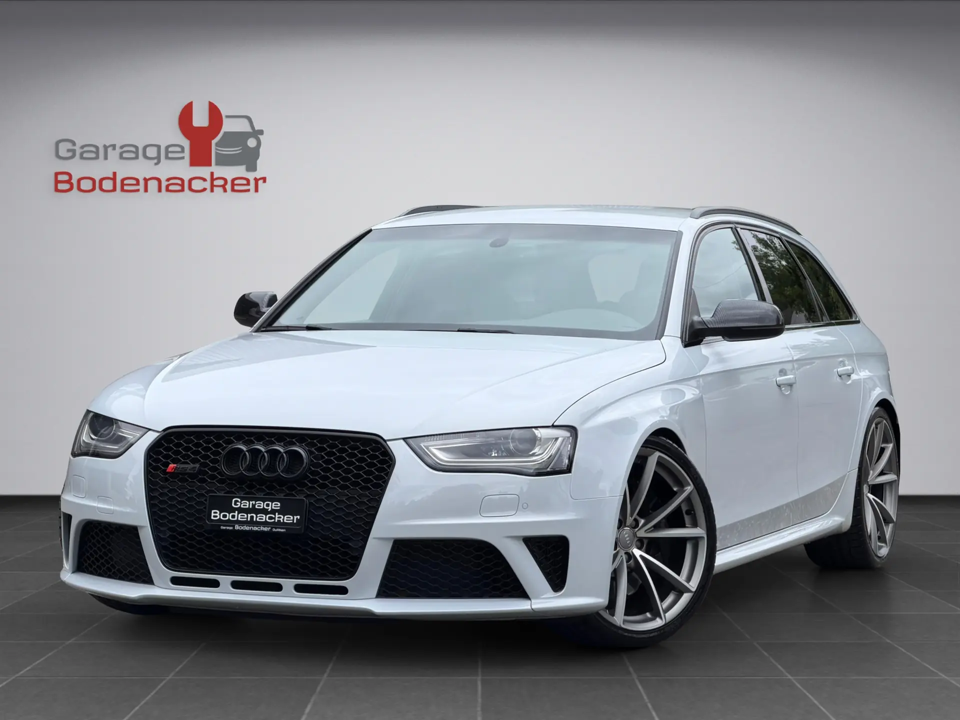Audi RS4 Avant 4.2 FSI V8 quattro — Le break sportif allemand de référence