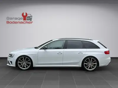 Audi RS4 Avant 4.2 FSI V8 quattro — Le break sportif allemand de référence — rear view