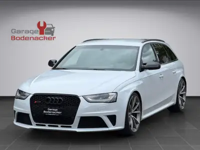 Audi RS4 Avant 4.2 FSI V8 quattro — Le break sportif allemand de référence — side view