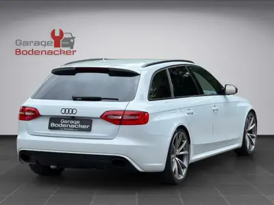 Audi RS4 Avant 4.2 FSI V8 quattro — Le break sportif allemand de référence — dashboard