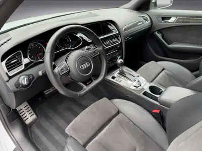Audi RS4 Avant 4.2 FSI V8 quattro — Le break sportif allemand de référence — Thumbnail 9
