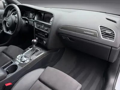 Audi RS4 Avant 4.2 FSI V8 quattro — Le break sportif allemand de référence — Thumbnail 14