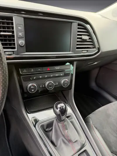 SEAT Leon 1.4 TSI Sport Line — Berline dynamique, entretien frais, équipements premium — Thumbnail 15