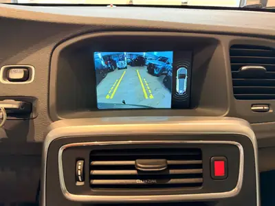Volvo V60 Cross Country D4 AWD — Élégance suédoise tout-terrain, 69'000 km seulement — Miniatur 9