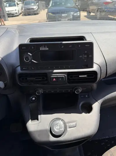 Opel Combo 1.2 Cargo Enjoy — Utilitaire compact fiable, boîte auto 8 vitesses — Miniatura 11
