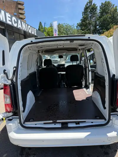 Opel Combo 1.2 Cargo Enjoy — Utilitaire compact fiable, boîte auto 8 vitesses — Miniatura 10