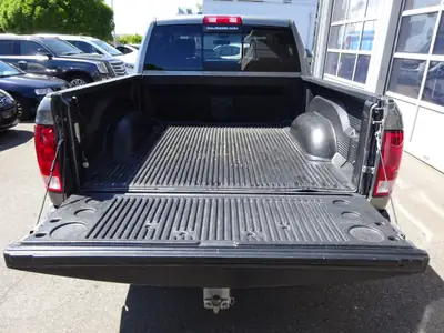 Dodge Ram 2011 — Pickup musclé 396 ch, transmission intégrale, historique sans sinistre — Miniatura 22