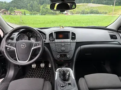 Opel Insignia Sports Tourer 2.0 Turbo Sport 4WD — Break puissant, 250 ch et transmission intégrale — dettaglio