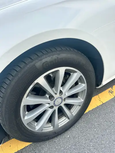 Mercedes-Benz E 220 d 4matic — Break diesel robuste, 4x4 permanent, sans sinistre — detail