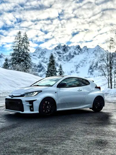 Toyota GR Yaris 1.6 Turbo Sport 4x4 — Compacte sportive intégrale, 261 ch et très peu kilométrée — Miniature 10