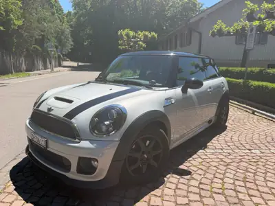 MINI Cooper S 1.6i — Sportive compacte, 141'000 km, sans sinistre — vista esterna