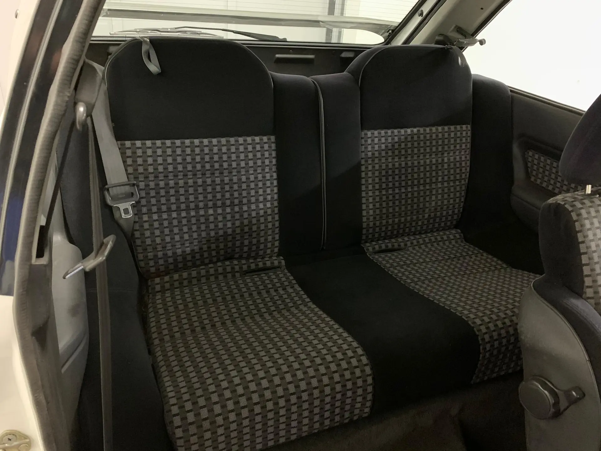 Mazda 323 1988 occasion Zell — 4