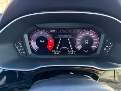 Audi Q3 2.0 TDI Quattro — SUV compact robuste, Matrix LED et CarPlay sans fil — dettaglio