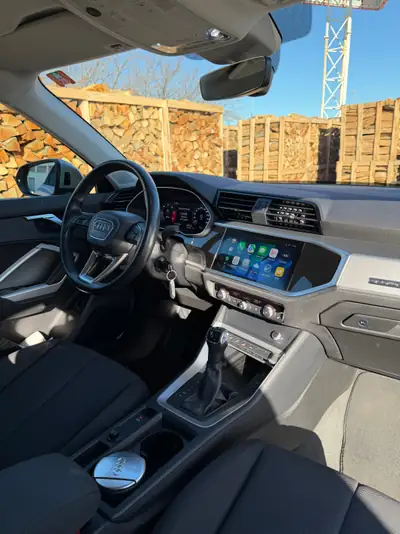 Audi Q3 2.0 TDI Quattro — SUV compact robuste, Matrix LED et CarPlay sans fil — interni