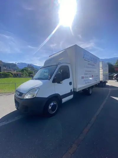 IVECO Daily 3.0 HPT 170 — Châssis-cabine robuste, moteur diesel performant — fianco
