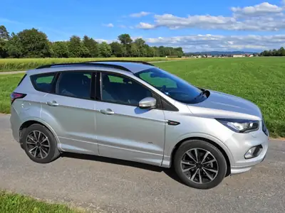 Ford Kuga 2.0 TDCi 150 ST-Line — SUV polyvalent, sans sinistre, 134'000 km — vista esterna