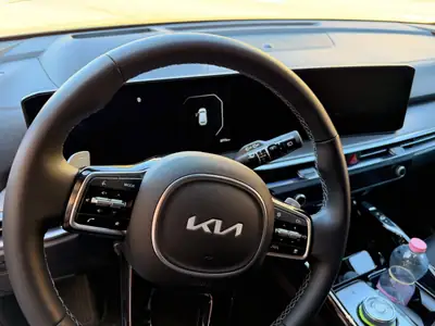 Kia Sorento 1.6 T-GDi PHEV — SUV 7 places hybride rechargeable, 8000 km seulement — Miniatura 11