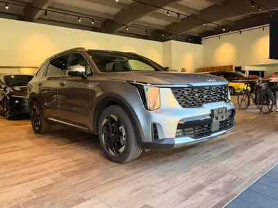 Kia Sorento 1.6 T-GDi PHEV — SUV 7 places hybride rechargeable, 8000 km seulement — Miniatura 12