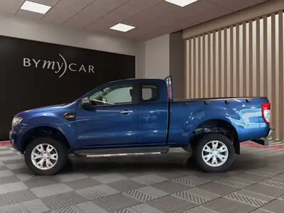 Ford Ranger XLT 2.2 TDCi 4x4 — Pick-up robuste, 4 places, 60'000 km — intérieur