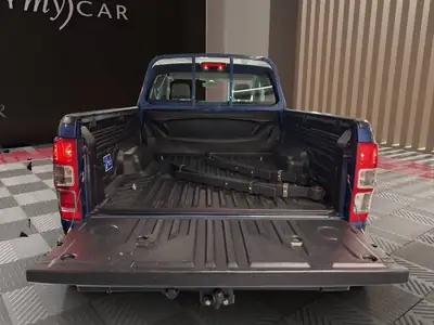 Ford Ranger XLT 2.2 TDCi 4x4 — Pick-up robuste, 4 places, 60'000 km — Miniature 9